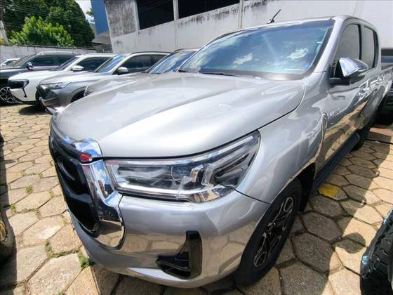 TOYOTA HILUX 2.8 D-4D TURBO DIESEL CD SRX 4X4 AUTOMÁTICO